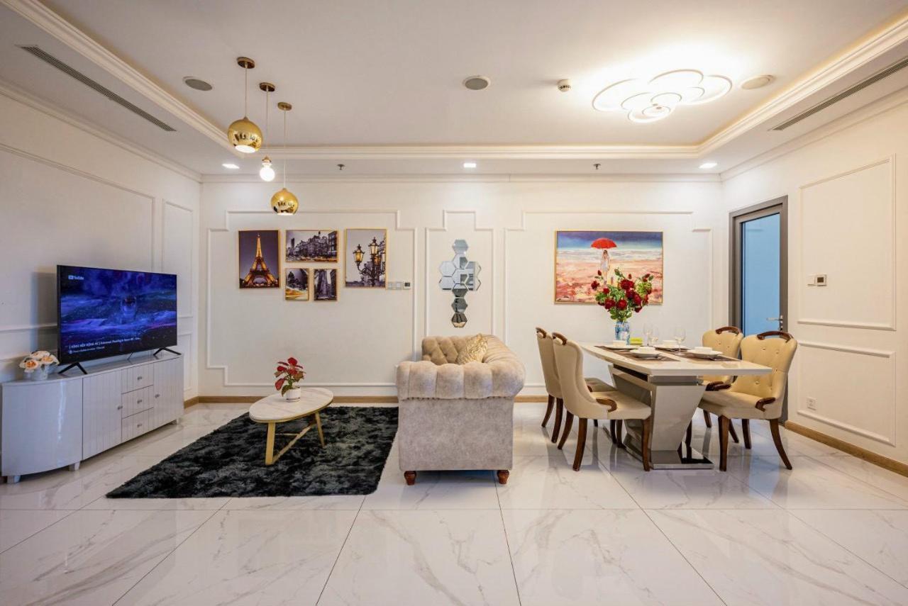1 Phong Ngu Landmark 81 Vinhome Apartment