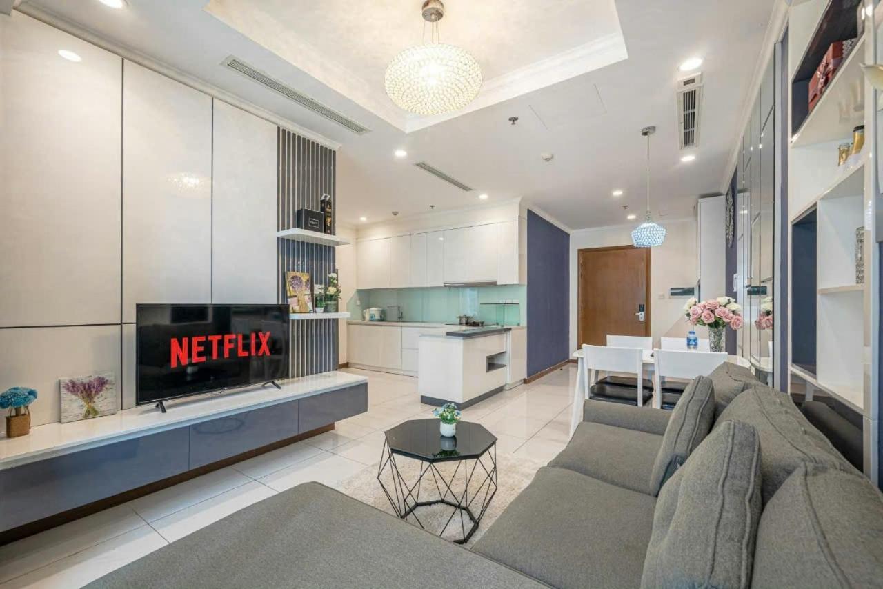 1 Phong Ngu Landmark 81 Vinhome Apartment Ho Chi Minh City